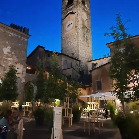 Piazza Vecchia Boutique בית נופש ברגמו